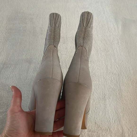 Dolce Vita Silver Ankle Bootie Boots Studded Chunky Heel Suede Leather Size 7.5 - Picture 8 of 15